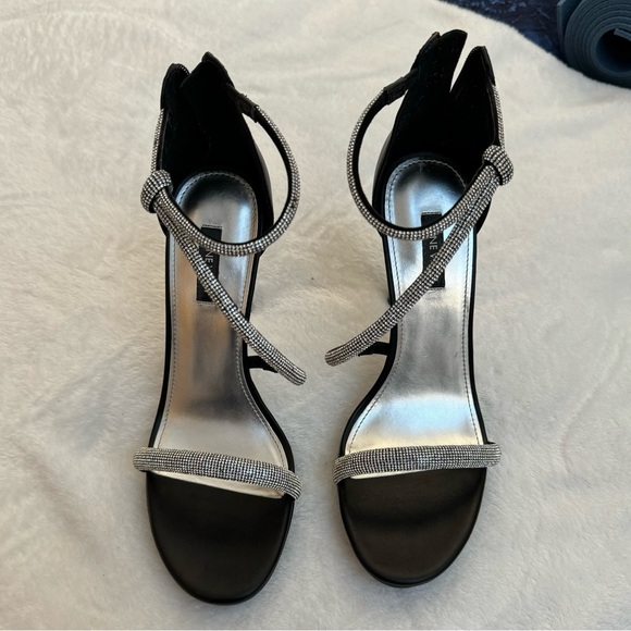Black And Silver Gems Strappy Heels - Brand New - Size 9 - Nine West - Picture 1 of 8